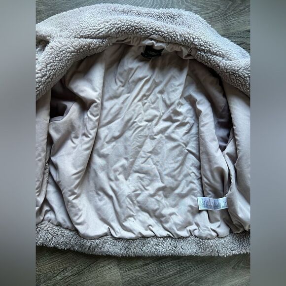 Urban Outfitters Cropped Fuzzy Jacket Teddy Beige Taupe Lined Cropped size Large - Picture 6 of 9